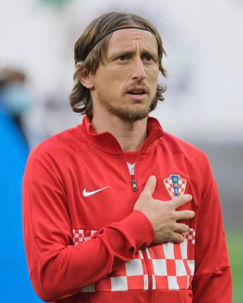 蓉城vs申花首发：费利佩领衔 于汉超、韦世豪替补