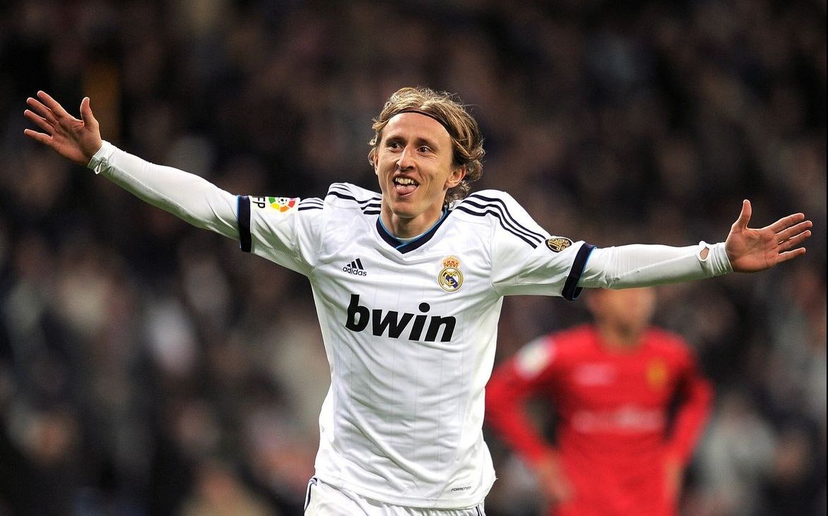 拜仁客战斯图加特：雅克松、金玟哉首发，乌尔比希出战